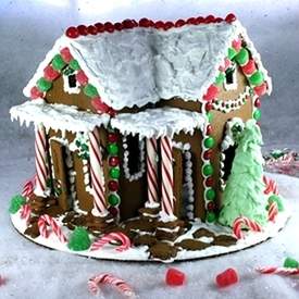 Christmas Gingerbread Farmhouse