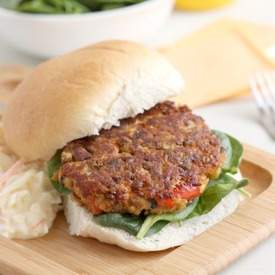 Cheesy lentil burgers