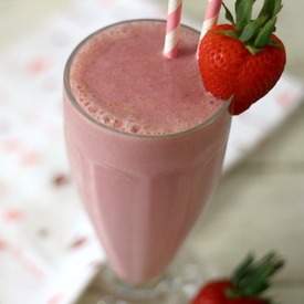 Strawberry Almond Smoothie