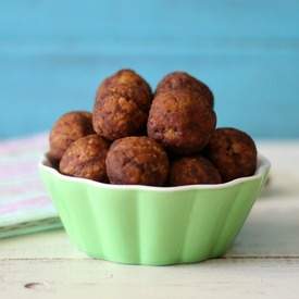 Chocolate Peanut Butter Quinoa Balls