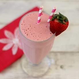 Strawberry Banana Raspberry Acai Smoothie