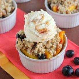 Healthy Peach and Bluberry Crumble