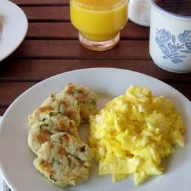 Cheesy Spinach Breakfast Potato Patties 