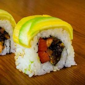 Mango avocado sushi roll recipe