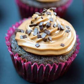 Cupcakes with Nutella and Cream Cheese Frosting