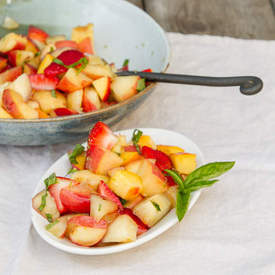 Peach, Nectarine, and Strawberry Fruit Salad
