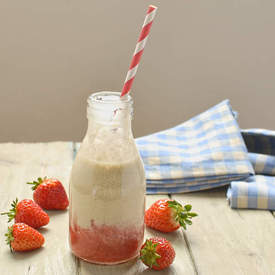 banana, peanut butter and strawberry smoothie