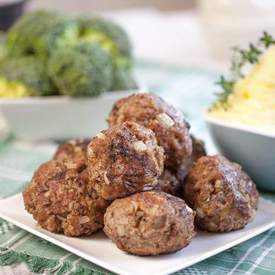 Dutch meatballs with mashed potatoes