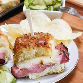 Hot Pastrami Sliders