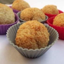 Coconut & vanilla balls