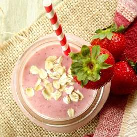 Strawberry Oat Smoothie