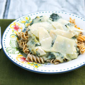 Creamy Chicken, Spinach, and Artichoke Pasta