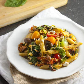 Pasta with Sun-Dried Tomatoes, Spinach and Feta