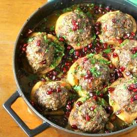 Stuffed quince with veal and pomegranate