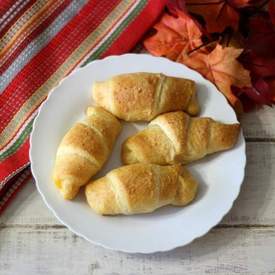 Easy Cheesy Crescent Rolls