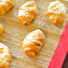 cheesy garlic bread bites