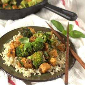 Peanut Butter Basil Tempeh with Broccoli