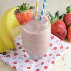 Banana & Strawberry Breakfast Smoothie