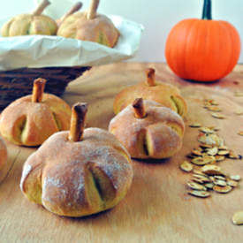 Pumpkin Yeast Rolls