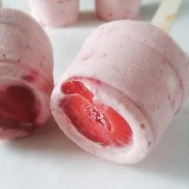 Frozen Strawberry Cheesecake Pops