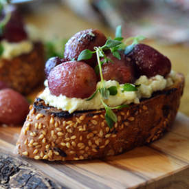 Roasted Grapes Ricotta Crostini