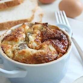 Savoury bread puddings